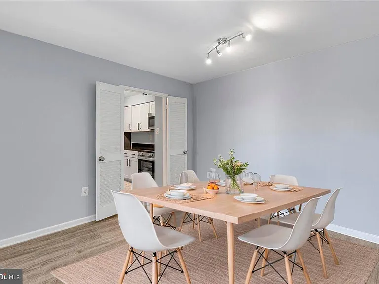 5300 Holmes Run Pkwy #1210 — Photo 7