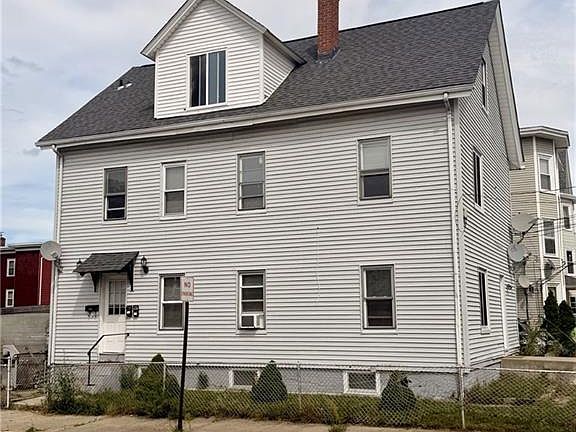 3rd image of 77 Henry St