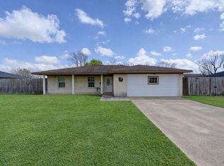 8610 Bluebonnet St, Highlands, TX 77562