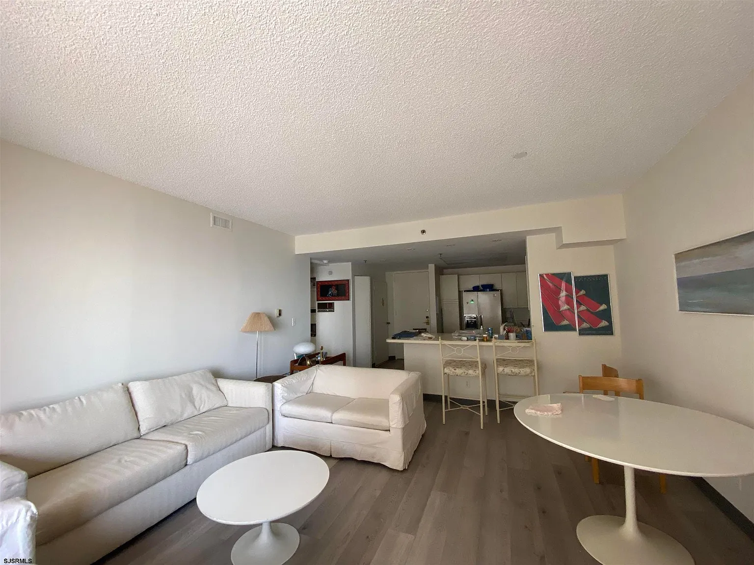 1 bed, 1.5 bath, $1,400 — Photo 2