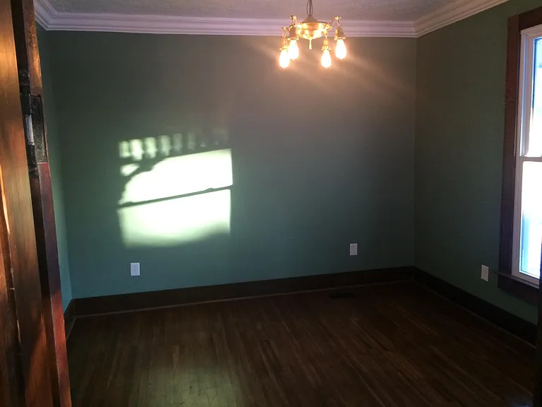 1st floor Master bedroom, with Mater bathroom and walk in closet
