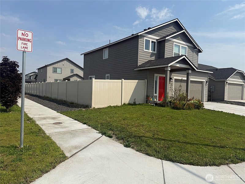 2nd image of 1124 W Aspen Road