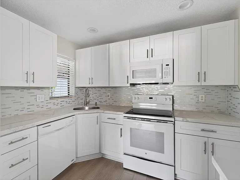 4467 Carambola Cir S — Photo 9