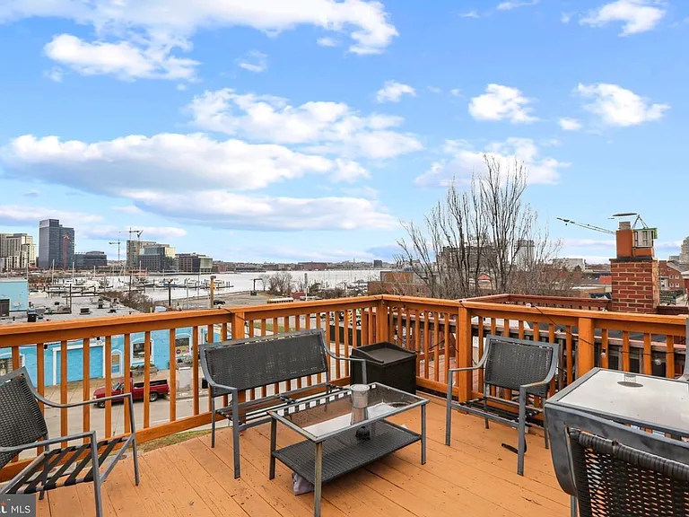 675 E Clement St — Photo 24