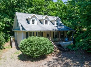 102 Mecklenburg Cir, Black Mountain, NC 28711