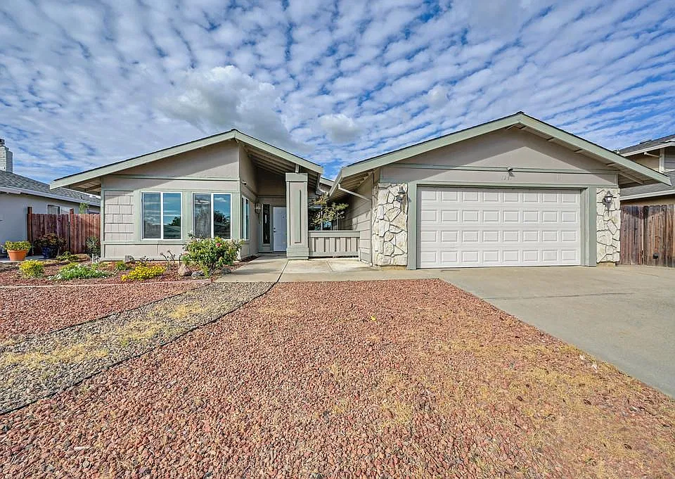 1287 Nadene Dr