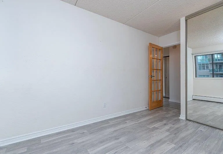 735 12th Ave SW #605 — Photo 12