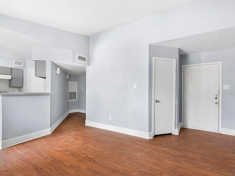 7200 T C Jester Blvd #1004 — Photo 3