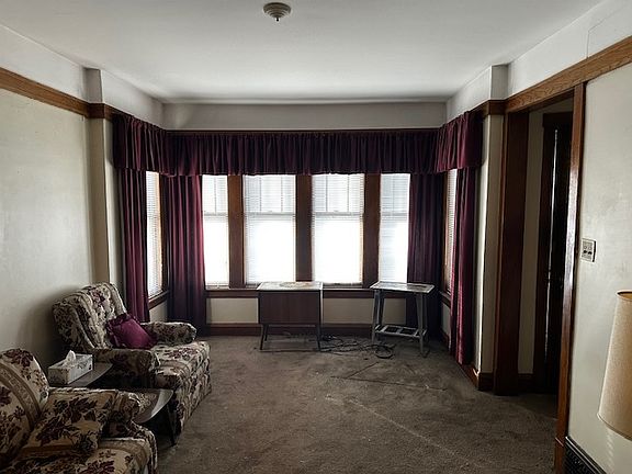 5th image of 2233 N Laramie Ave