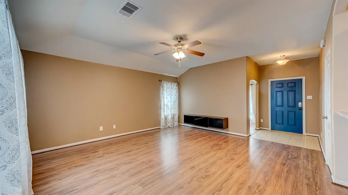Building Photo - 2831 Lockeridge Bend Dr