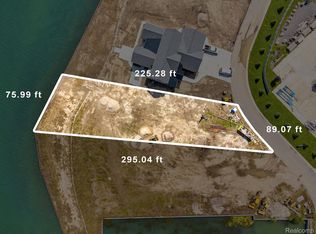 36234 Surfside Dr UNIT 9, New Baltimore, MI 48047