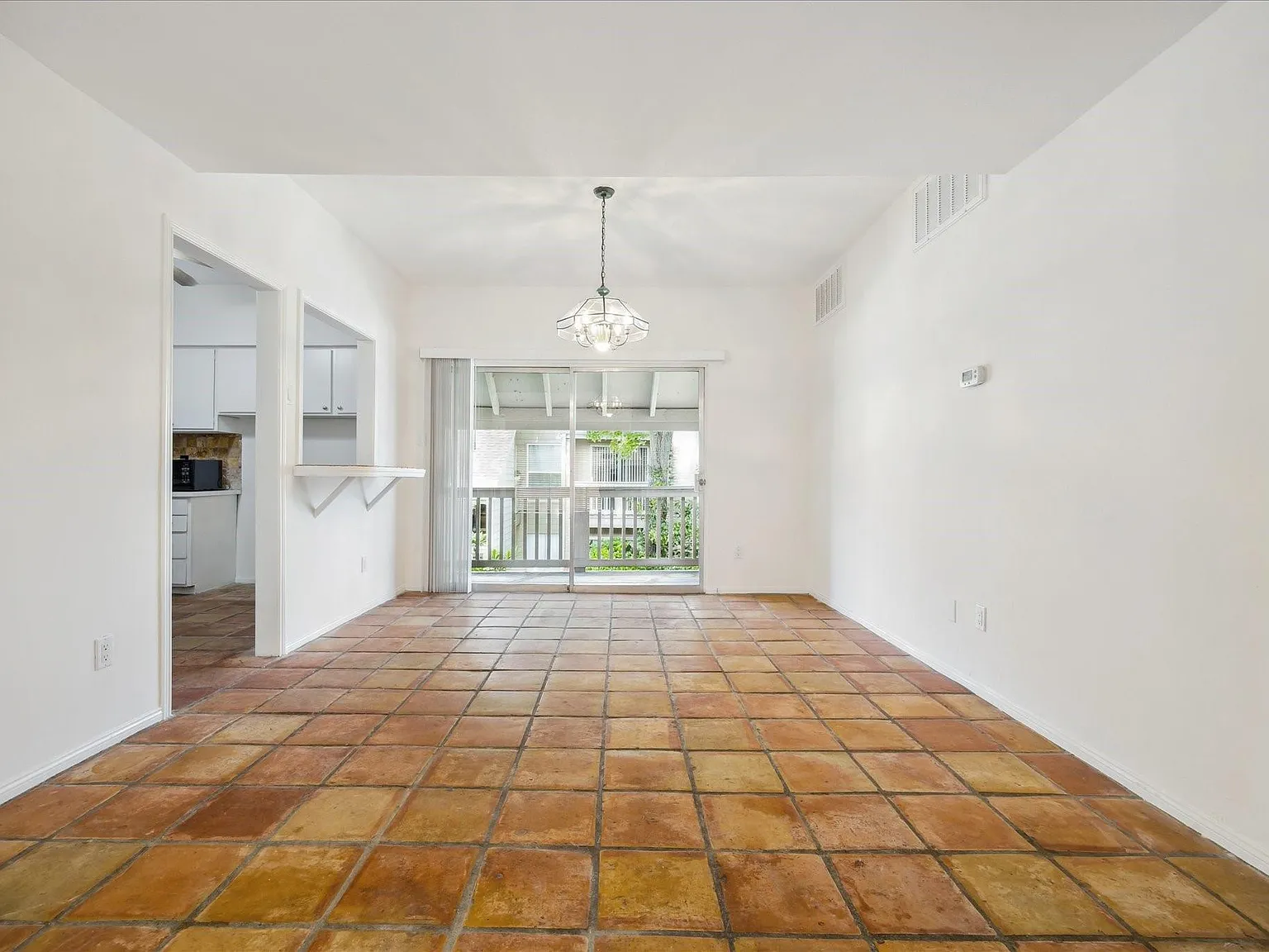 2100 Tanglewilde St — Photo 3
