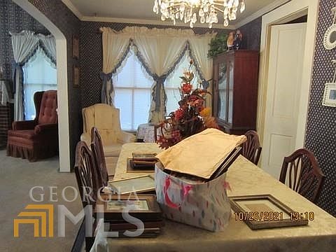 3rd image of 109 E 1st Ave