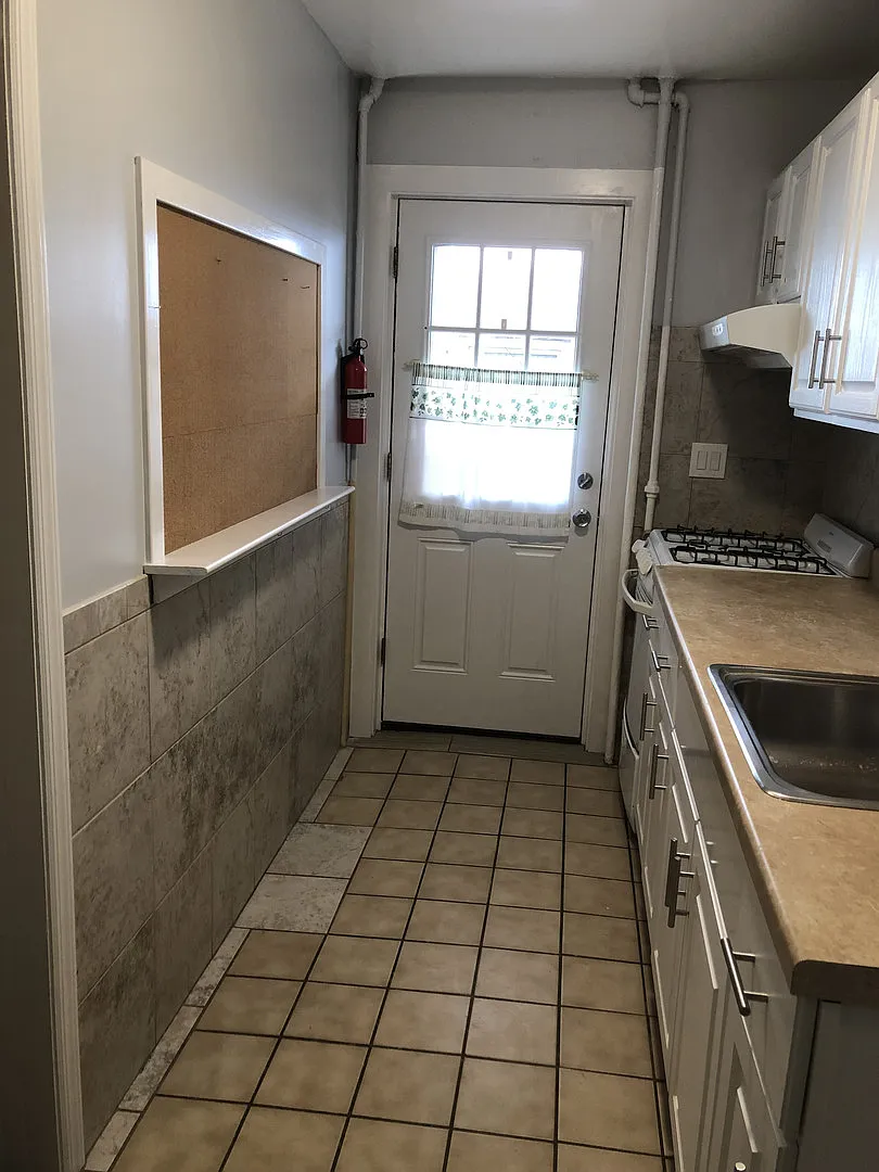 89 N Washington Street — Photo 3