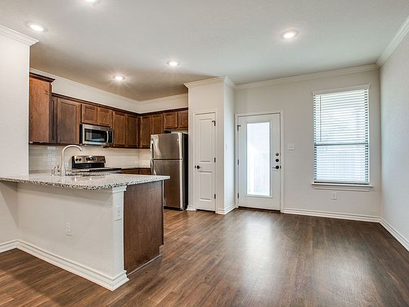 4th image of 10338 Lynwood Br