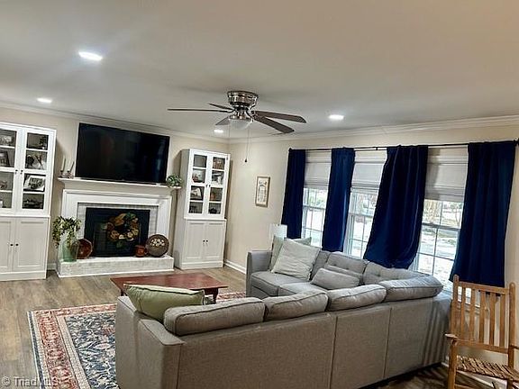 3rd image of 222 Westover Dr