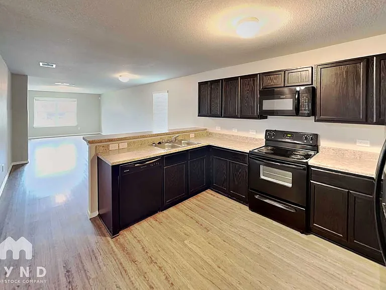 9527 Apple Ridge Ln — Photo 8