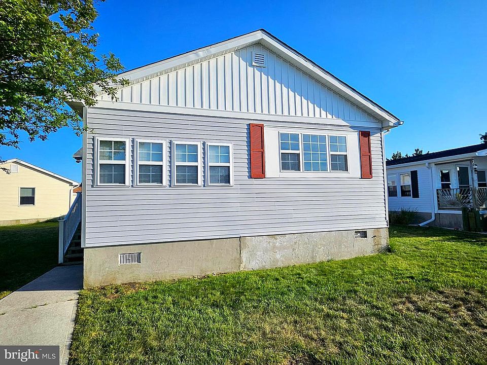 1st image of 105 Assateague Ct