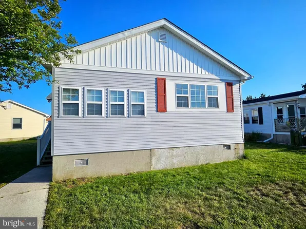 105 Assateague Ct, Ocean City, MD 21842