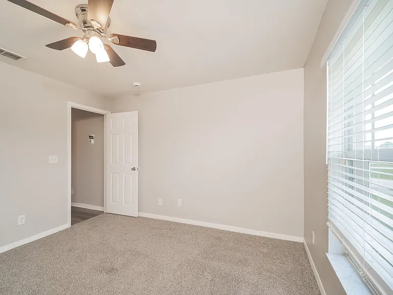1825 SW 25th St — Photo 13