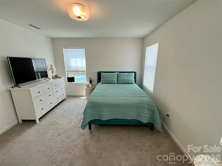 11005 Woodland Creek Way — Photo 23