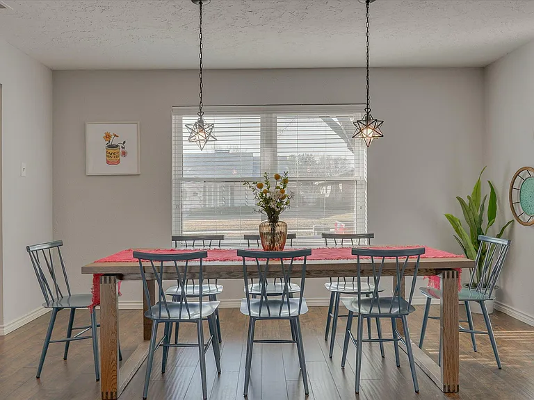 1425 Mayfield Ave — Photo 5