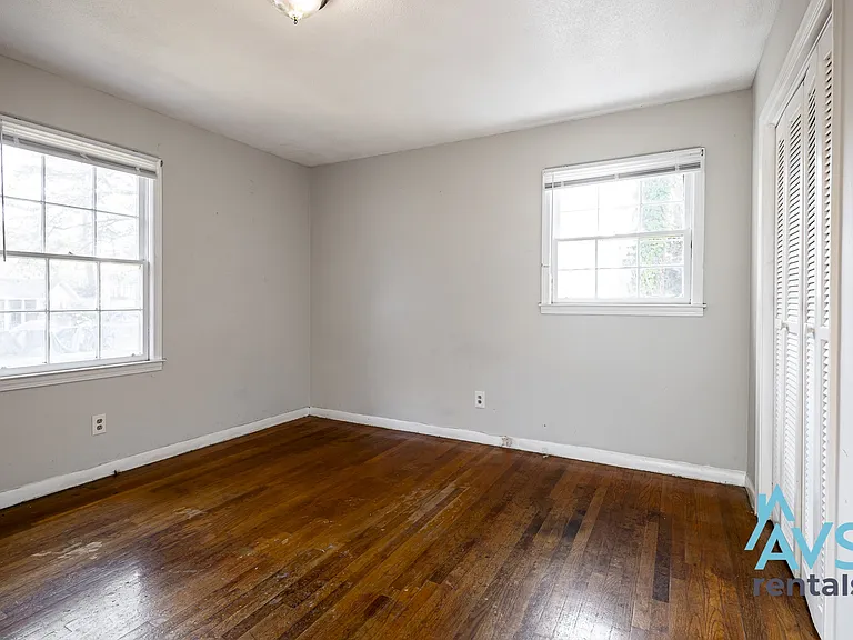 908 Woodale Cir — Photo 16