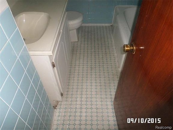 5th image of 1051 20th St