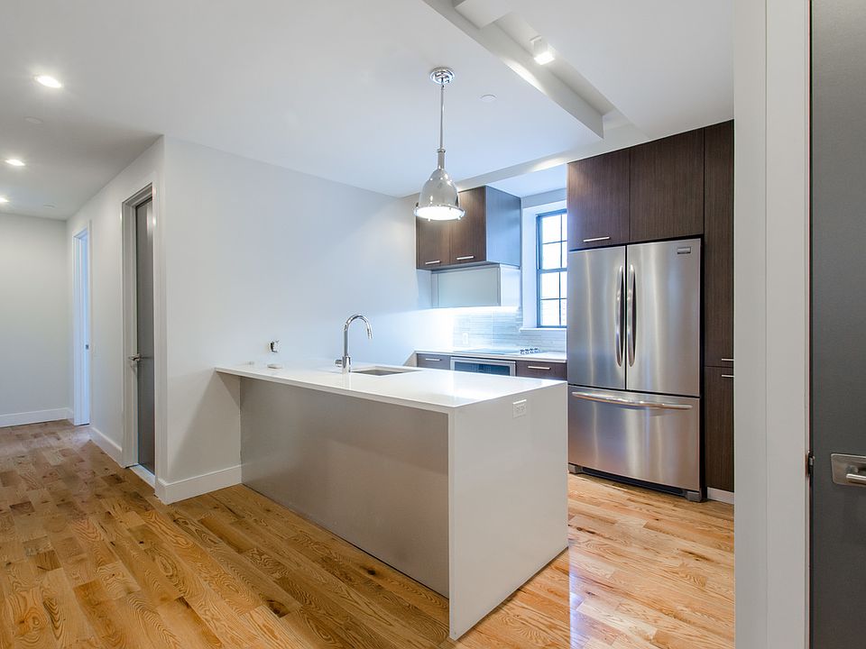 1st image of 72 Willoughby St #4HH