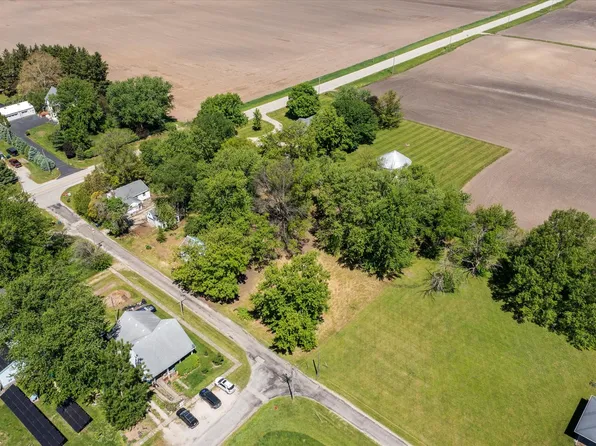 501 N State St, Bellflower, IL 61724