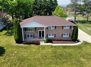 6 Friar Rd, York, PA 17408