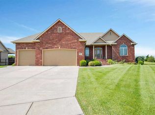 9902 W Westlakes Ct, Wichita, KS 67205