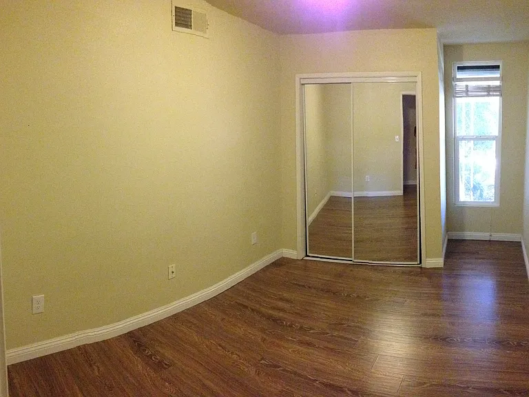 3663 Mount Vernon Ave — Photo 12