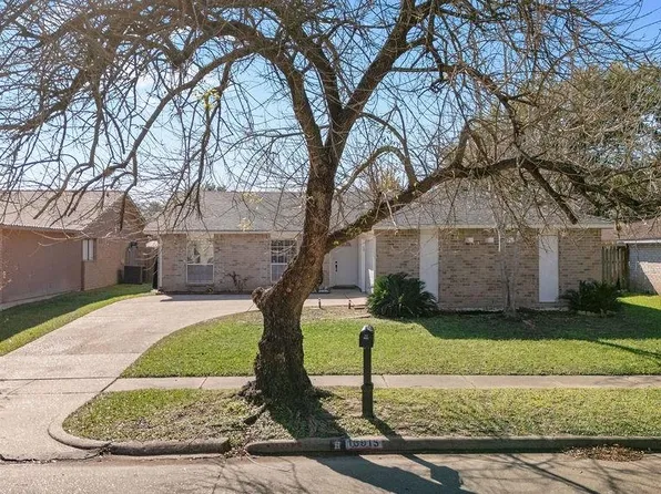 16915 Clan Macgregor Dr, Houston, TX 77084