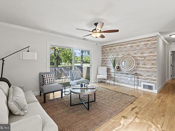 3rd image of 1B Compass Cir #3
