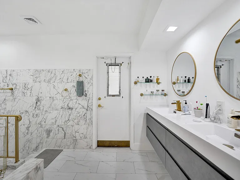 3630 N 55th Ave — Photo 33