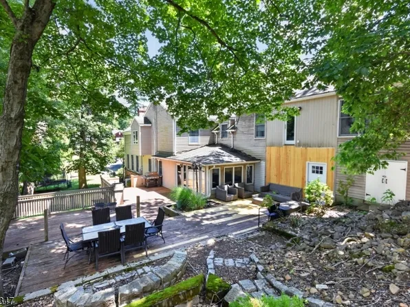 60 Washington Dr, Watchung Boro, NJ 07069