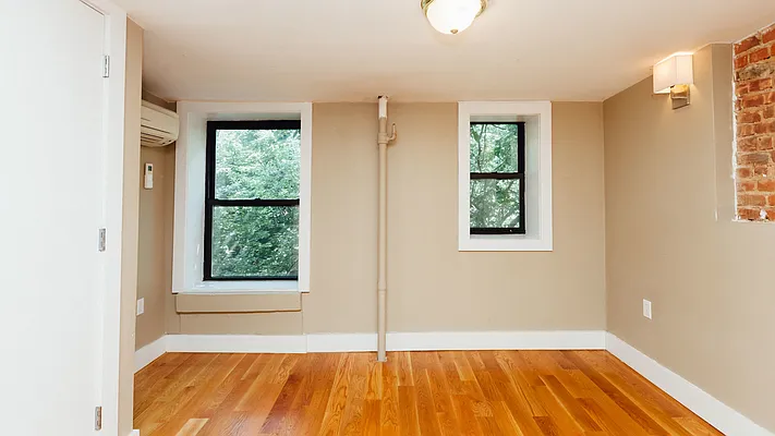 Rented by Nooklyn NYC LLC | media 8