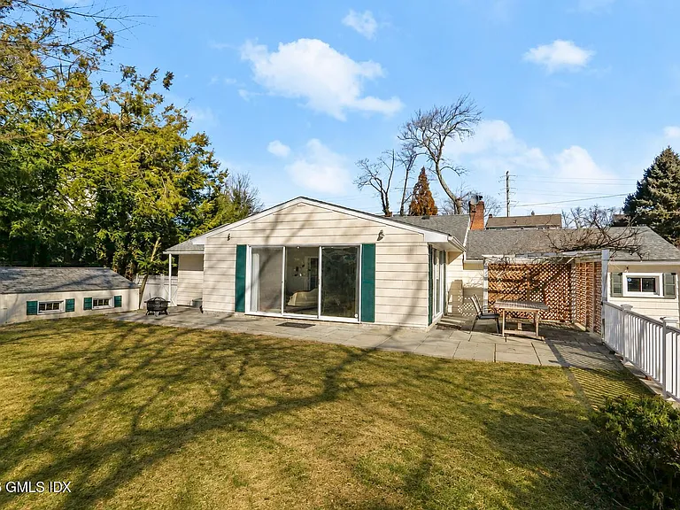 10 Miltiades Ave — Photo 15