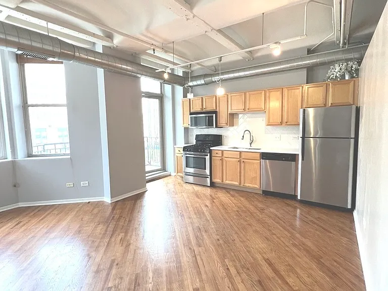 500 S Clinton St #503 — Photo 5