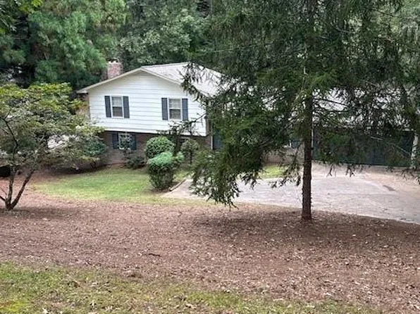 496 Woodland Dr, Gainesville, GA 30501