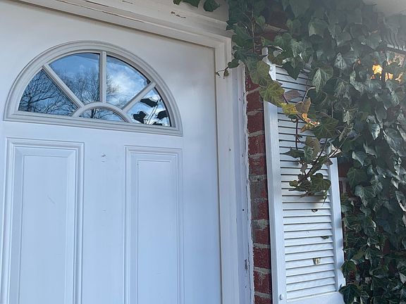 2nd image of 419 Deerwood Dr