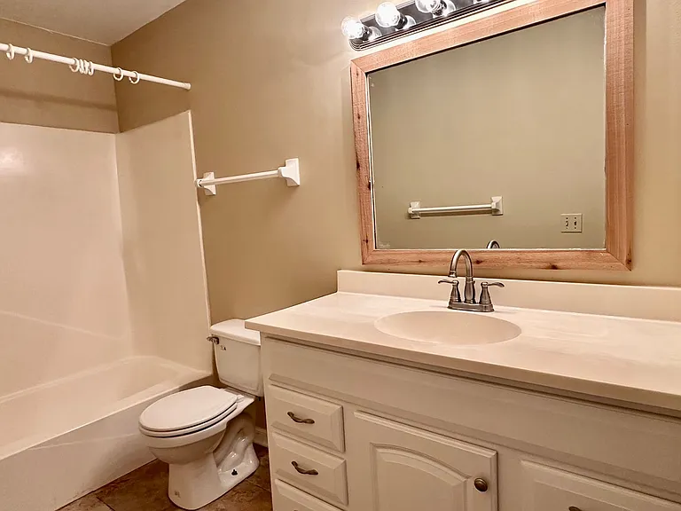 835A Ellen St — Photo 14