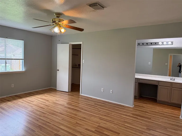 7427 Briargate Dr — Photo 10