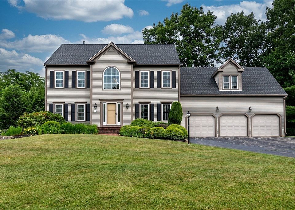 1st image of 19 Burnham Ct