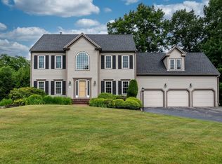 19 Burnham Ct, Stoughton, MA 02072
