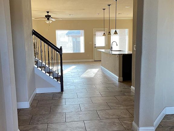 3rd image of 4011 Oporto St