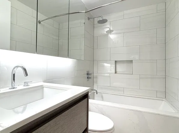 101 West 55th Street image 4 of 15