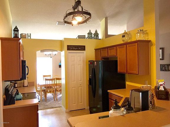 2nd image of 3031 NE 25th St
