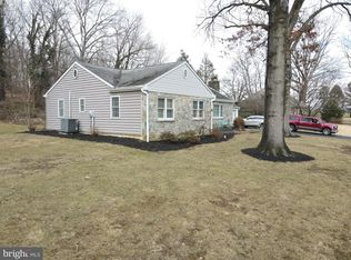 3045 Meadowview Dr W, Gordonville, PA 17529